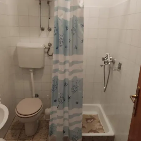 Πανσιόν Sobe Zlata